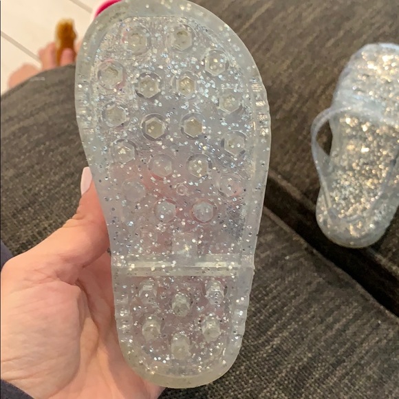 Clear Gap Jelly Sandals - Picture 3 of 3
